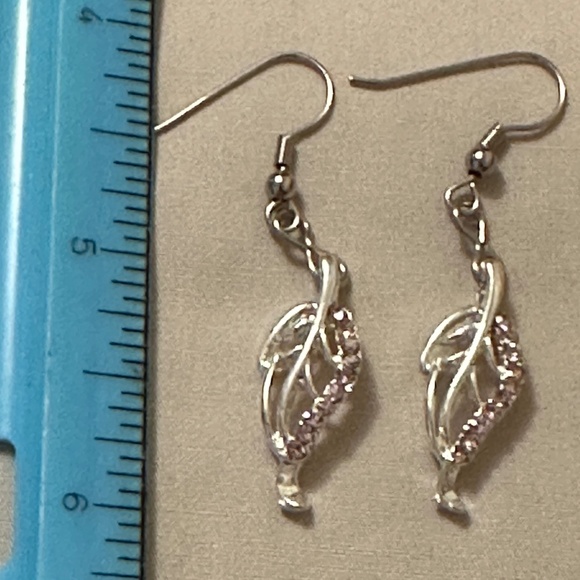 2/$15 Handmade-NWOT-stainless steel earrings with leaf drop and pink rhinestones - Picture 2 of 3